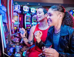 Step-by-step guide showing account creation and game access process at BetBuzz platform